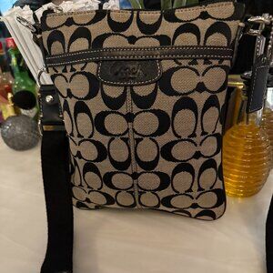 Vintage Coach Canvas Signature Chaise Crossbody,\